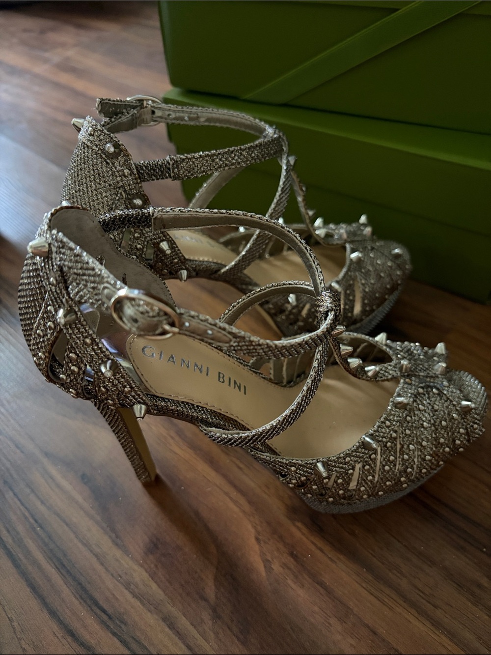 Gianni Bini Champagne 🥂 Metallic Rhinestone & Stud Platform Heels